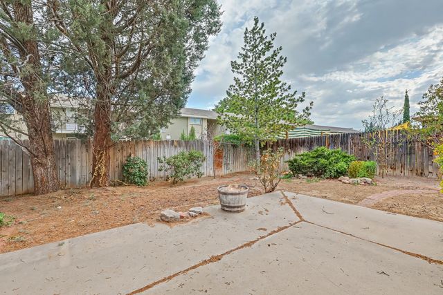 6016 Whisperwood Court NE, Albuquerque, NM 87109