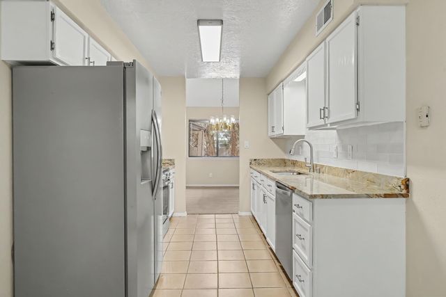6016 Whisperwood Court NE, Albuquerque, NM 87109