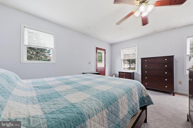 16 E LAKEVIEW DR, Littlestown, PA 17340