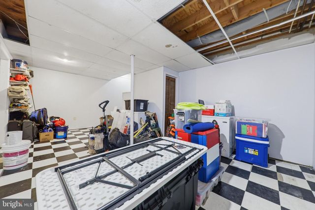 16 E LAKEVIEW DR, Littlestown, PA 17340