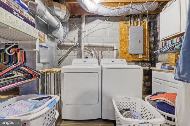 16 E LAKEVIEW DR, Littlestown, PA 17340