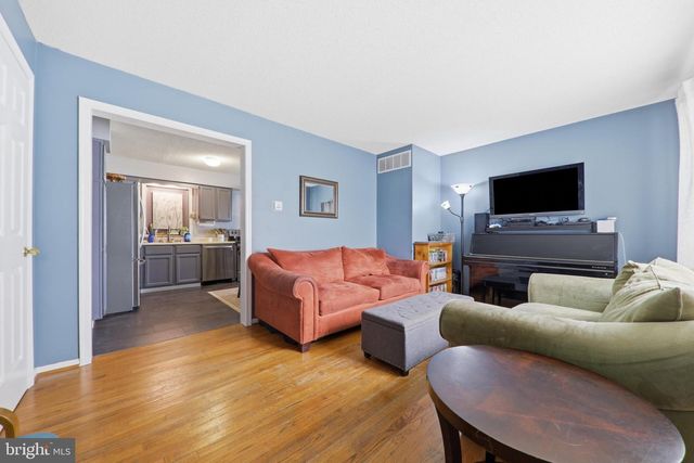 16 E LAKEVIEW DR, Littlestown, PA 17340