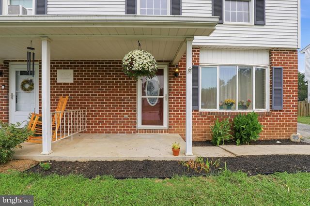 16 E LAKEVIEW DR, Littlestown, PA 17340
