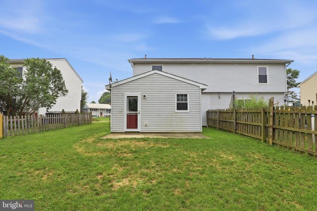16 E LAKEVIEW DR, Littlestown, PA 17340