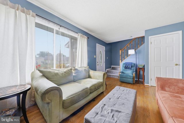 16 E LAKEVIEW DR, Littlestown, PA 17340