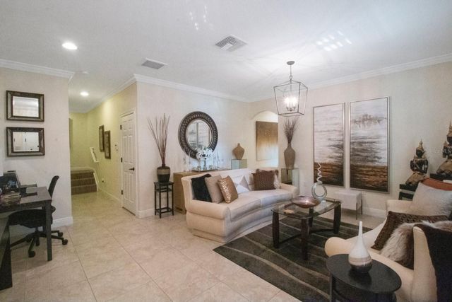 4884 YACHT CLUB DRIVE, Tampa, FL 33616