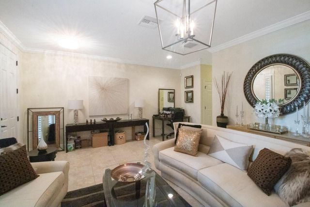 4884 YACHT CLUB DRIVE, Tampa, FL 33616