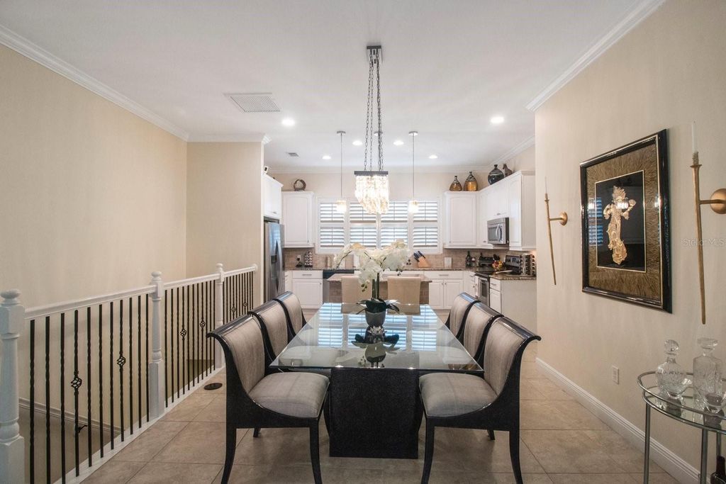 Image 12 of property listing at 4884 YACHT CLUB DRIVE, Tampa, FL 33616