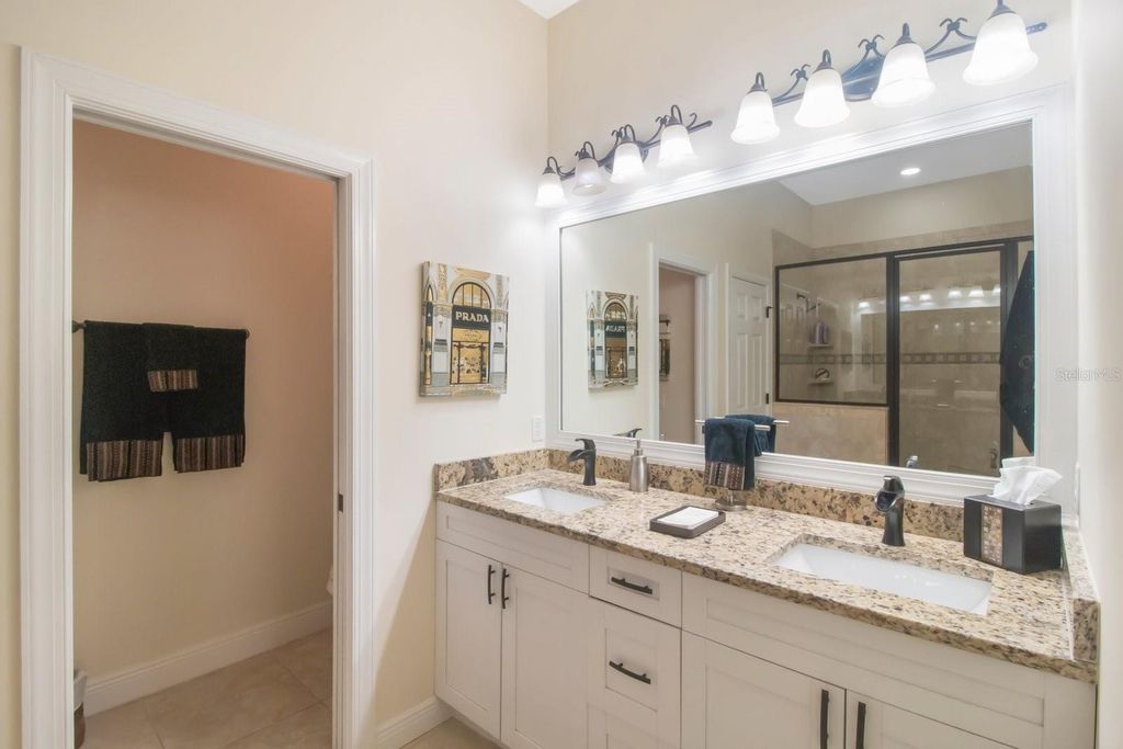 Image 21 of property listing at 4884 YACHT CLUB DRIVE, Tampa, FL 33616