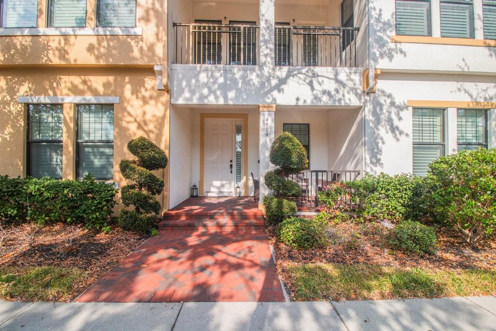 Image 34 of property listing at 4884 YACHT CLUB DRIVE, Tampa, FL 33616