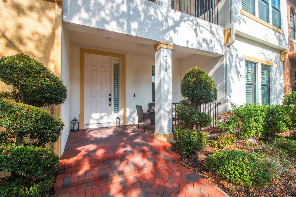 Image 35 of property listing at 4884 YACHT CLUB DRIVE, Tampa, FL 33616
