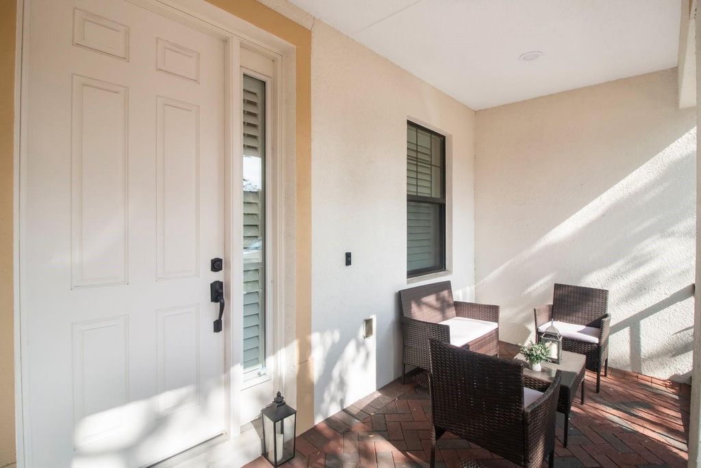 Image 36 of property listing at 4884 YACHT CLUB DRIVE, Tampa, FL 33616