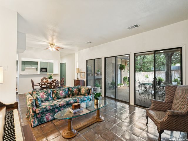 20 Garden Square, San Antonio, TX 78209