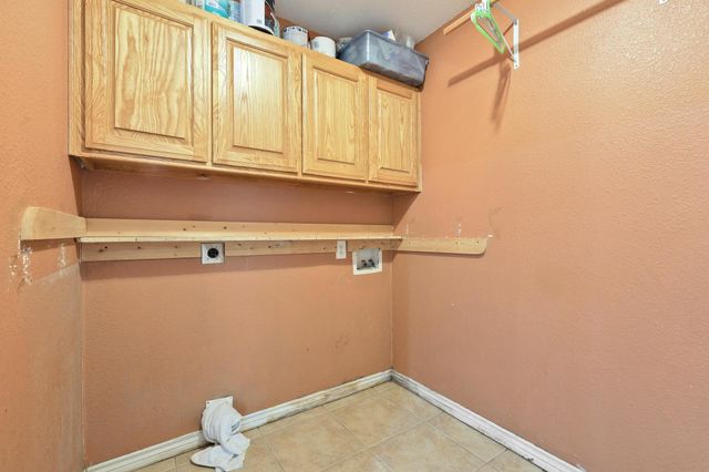 207 W South Street, Whitesboro, TX 76273