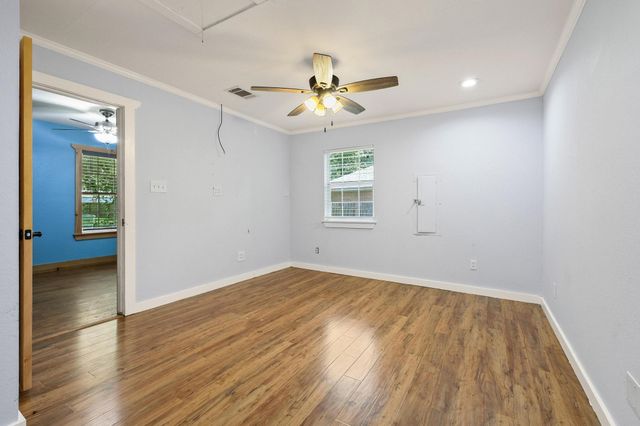 207 W South Street, Whitesboro, TX 76273