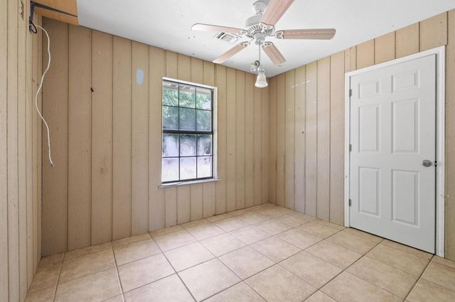 207 W South Street, Whitesboro, TX 76273