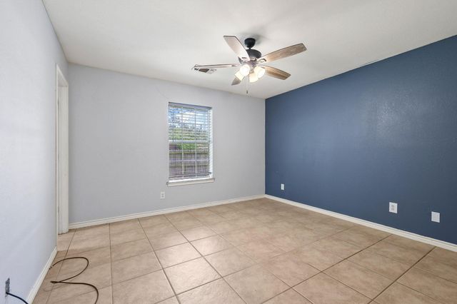 207 W South Street, Whitesboro, TX 76273