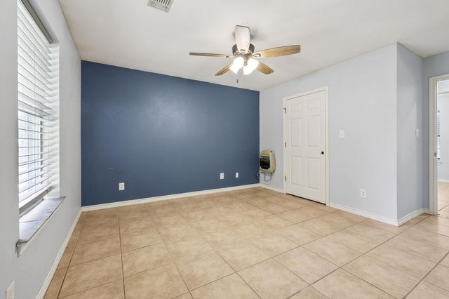 207 W South Street, Whitesboro, TX 76273