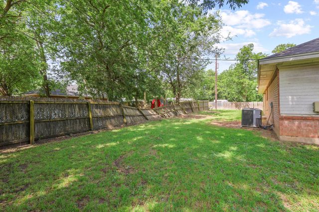 207 W South Street, Whitesboro, TX 76273