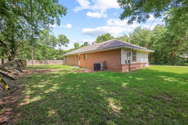 207 W South Street, Whitesboro, TX 76273