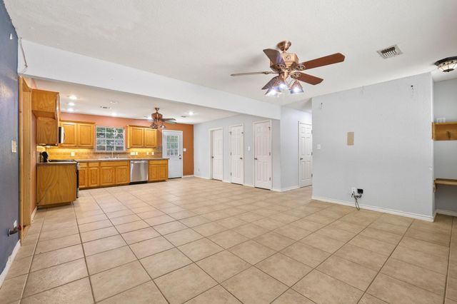 207 W South Street, Whitesboro, TX 76273