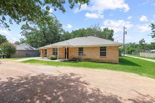 207 W South Street, Whitesboro, TX 76273