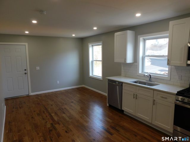 69 Rosemary Street, New London, CT 06320