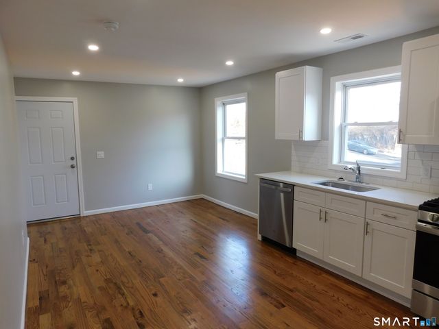 69 Rosemary Street, New London, CT 06320