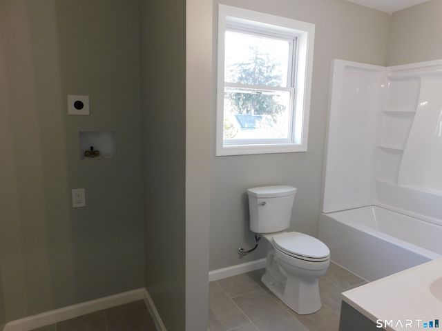 69 Rosemary Street, New London, CT 06320