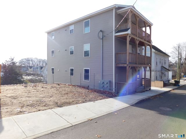 69 Rosemary Street, New London, CT 06320