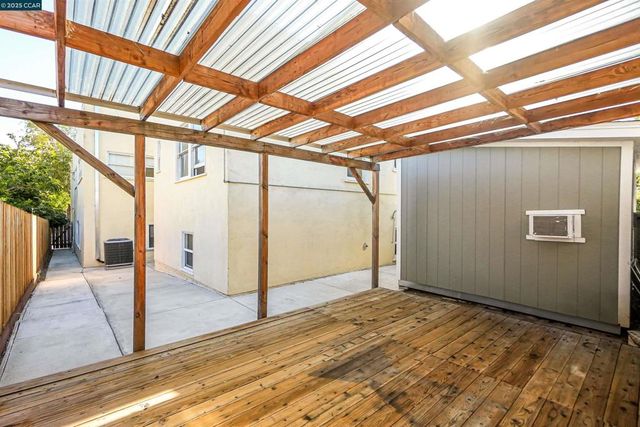 198 W 9Th St, Pittsburg, CA 94565