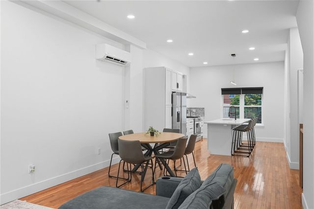 1236 Butterfield Way, Central North Side, PA 15212