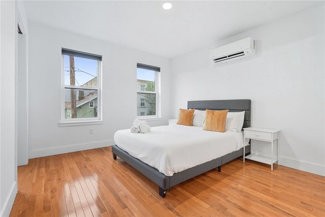 1236 Butterfield Way, Central North Side, PA 15212