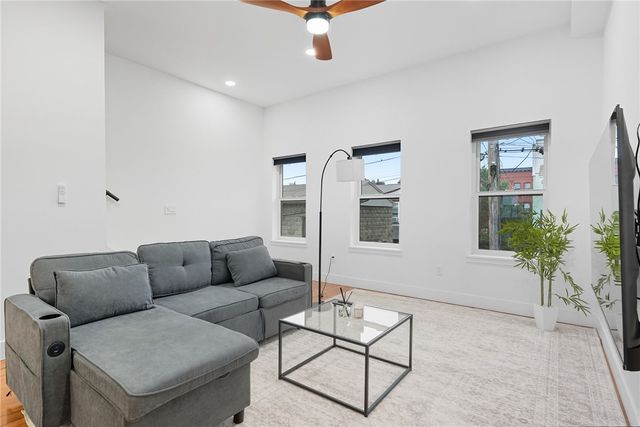 1236 Butterfield Way, Central North Side, PA 15212