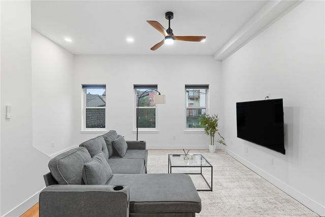 1236 Butterfield Way, Central North Side, PA 15212