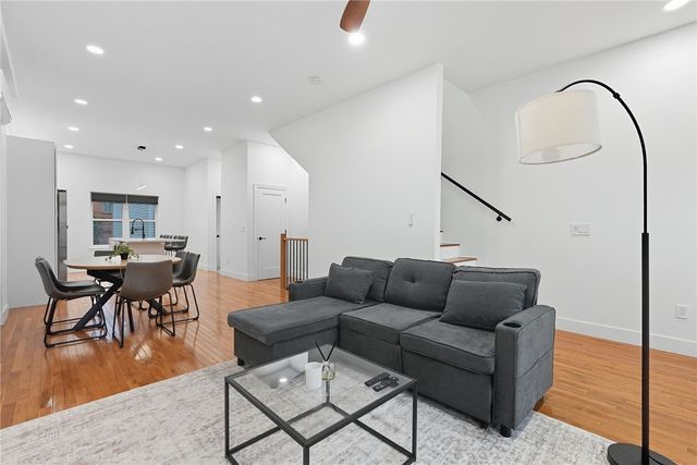 1236 Butterfield Way, Central North Side, PA 15212