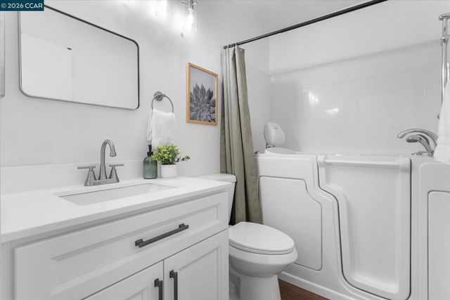 2407 Bay Meadows Cir, Pleasanton, CA 94566