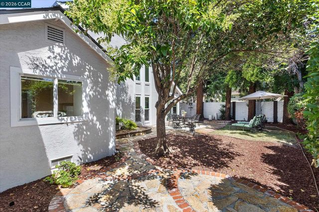 2407 Bay Meadows Cir, Pleasanton, CA 94566