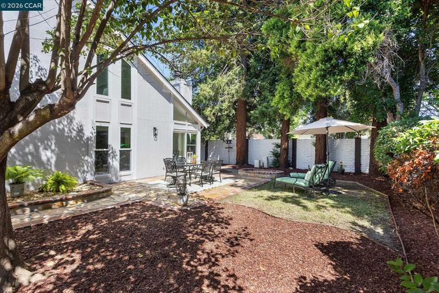 2407 Bay Meadows Cir, Pleasanton, CA 94566