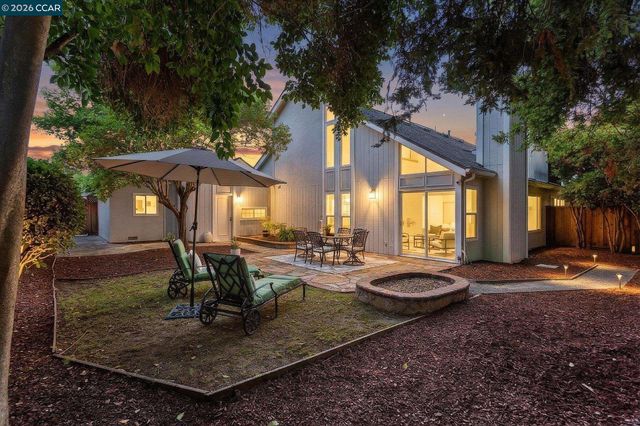 2407 Bay Meadows Cir, Pleasanton, CA 94566