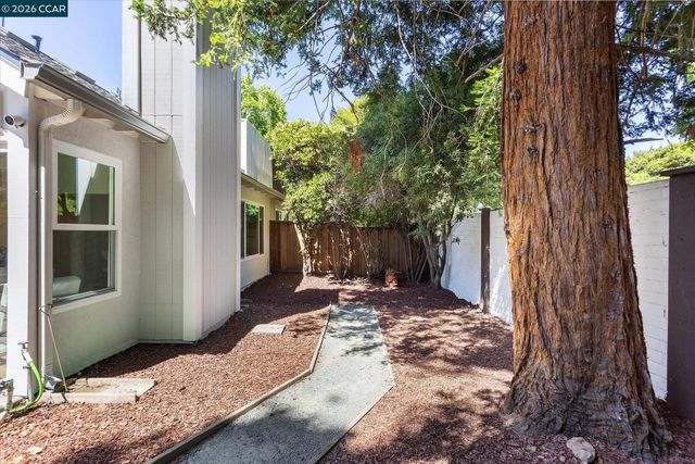 2407 Bay Meadows Cir, Pleasanton, CA 94566