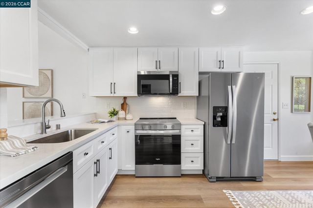 2407 Bay Meadows Cir, Pleasanton, CA 94566