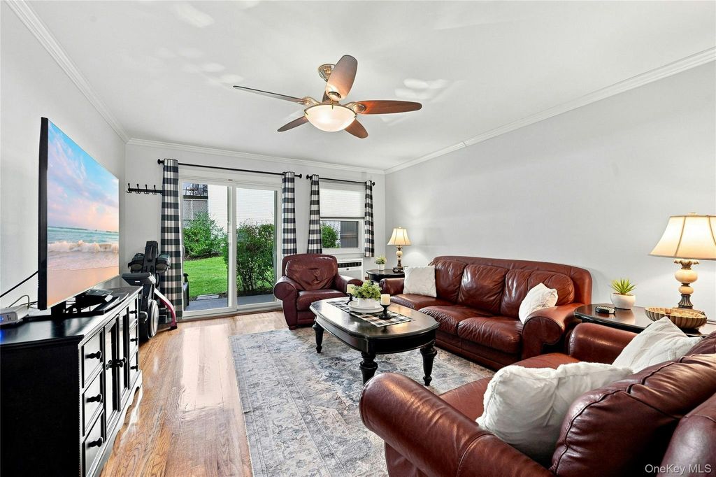 2310 Wilshire Lane 2310, Oakdale, NY 11769 — photo 4