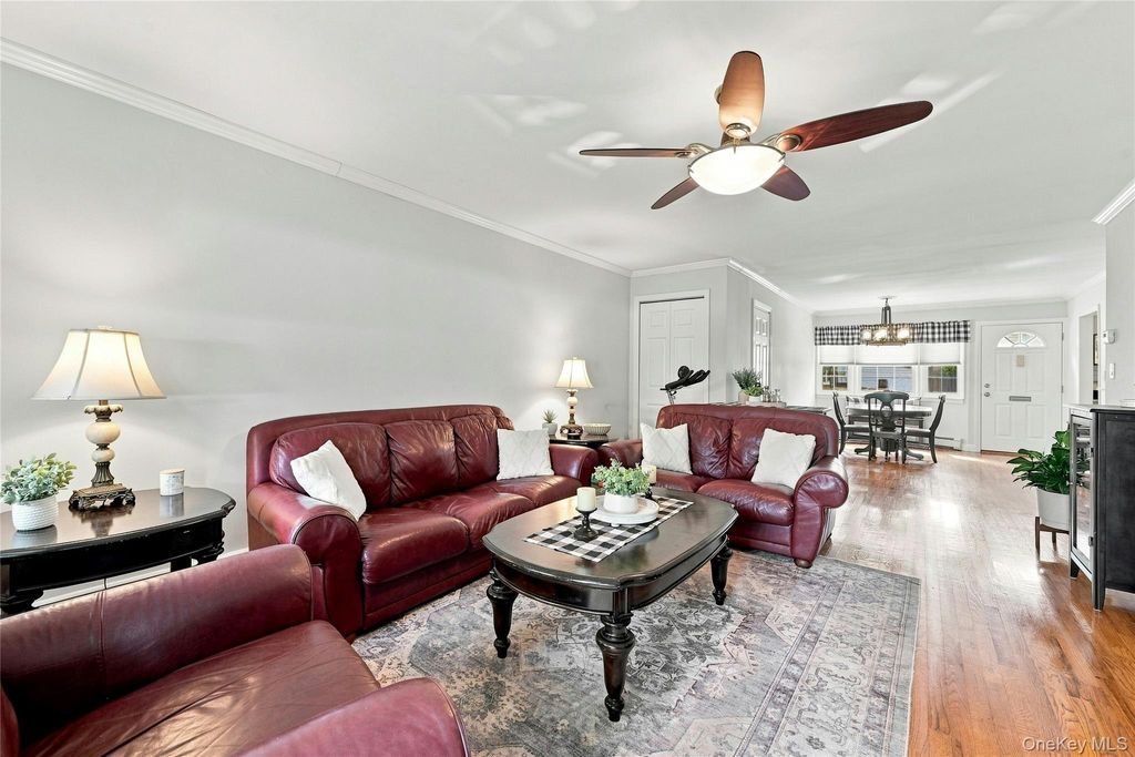 2310 Wilshire Lane 2310, Oakdale, NY 11769 — photo 5