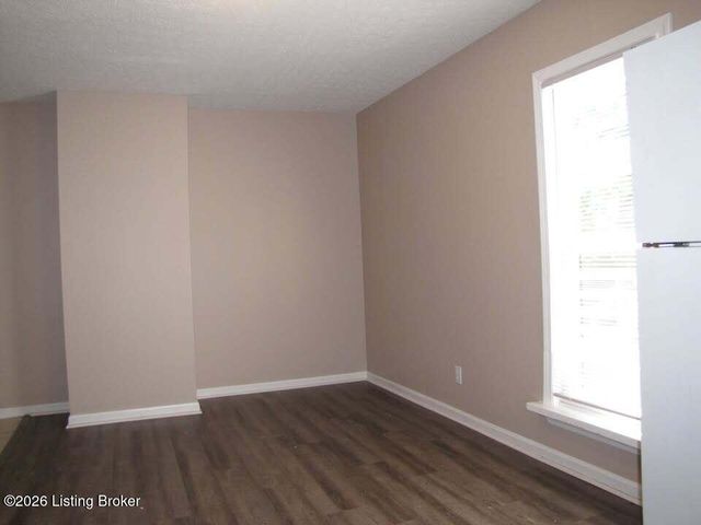 214 W Collins Ct, Louisville, KY 40214