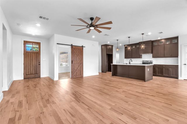 112 LBJ Ranch Road, Trinidad, TX 75163