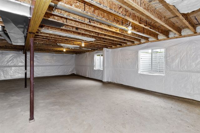 1071 NW Yorktown Drive, Waukee, IA 50263