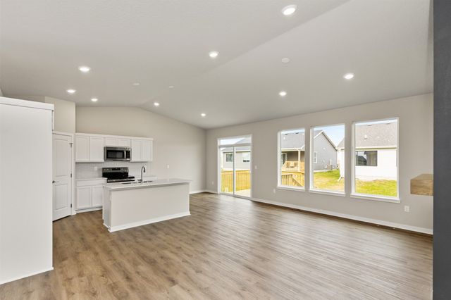 1071 NW Yorktown Drive, Waukee, IA 50263