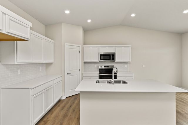 1071 NW Yorktown Drive, Waukee, IA 50263