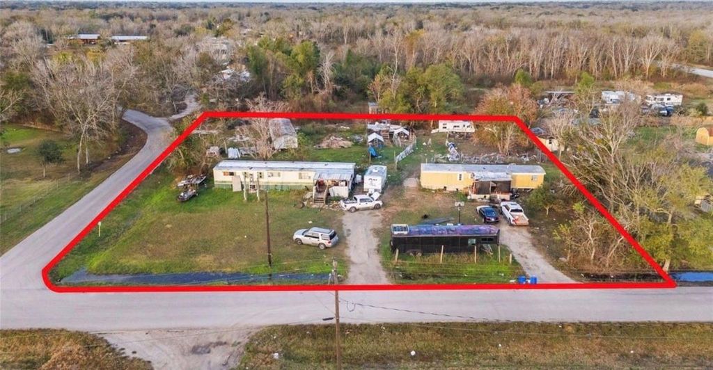16118 County Road 897, Rosharon, TX 77583